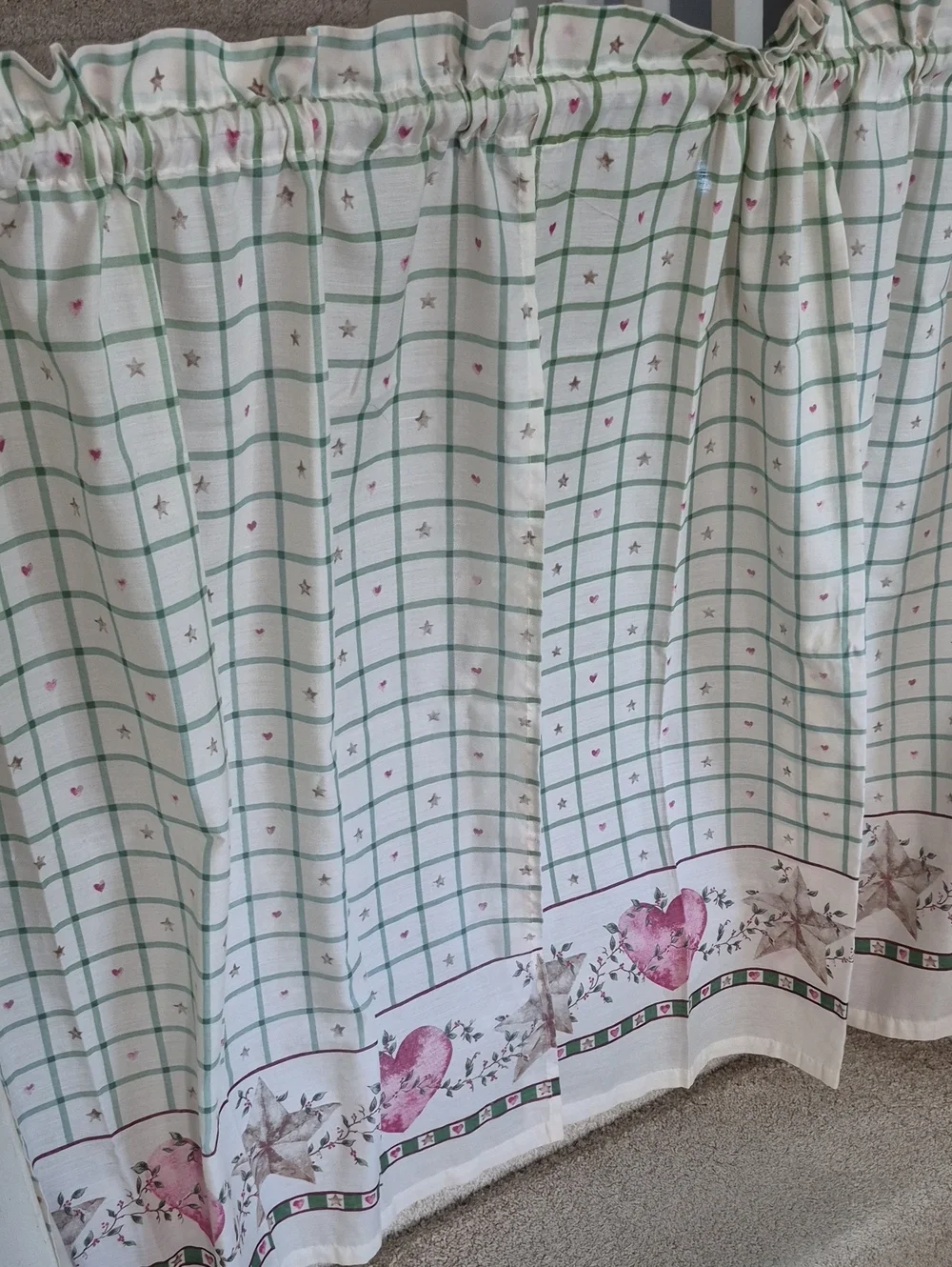 Two Country Heart Print Curtain Panels in Green and Pink 28x37 (56x37)